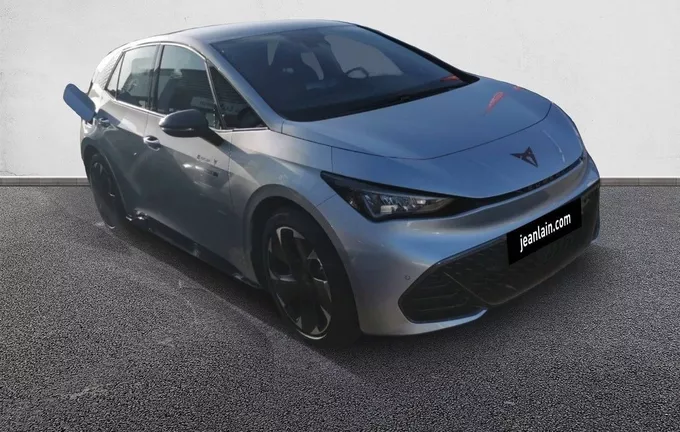 CUPRA BORN 204 ch One extérieur trois quart avant droit 1090