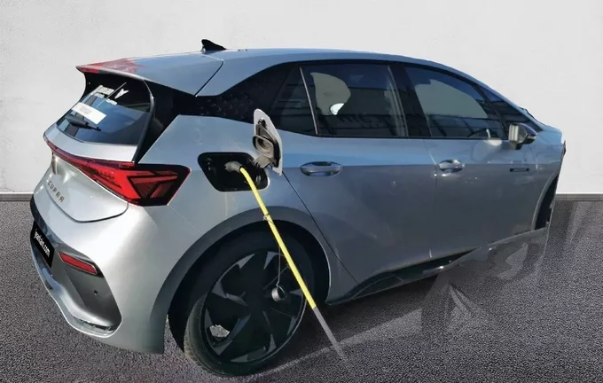 CUPRA BORN 204 ch One extérieur trois quart arrière droit 1090