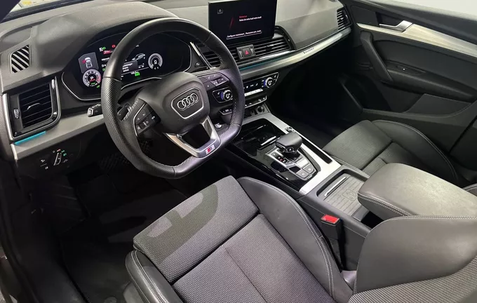 AUDI Q5 Sportback 55 TFSIe 367 S tronic 7 Quattro Black Edition photo 11 2129563