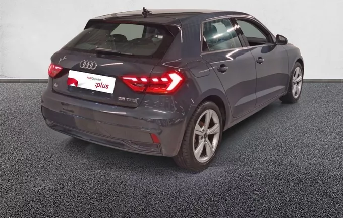 AUDI A1 Sportback 35 TFSI 150 ch S tronic 7 Design extérieur trois quart arrière droit 2130900