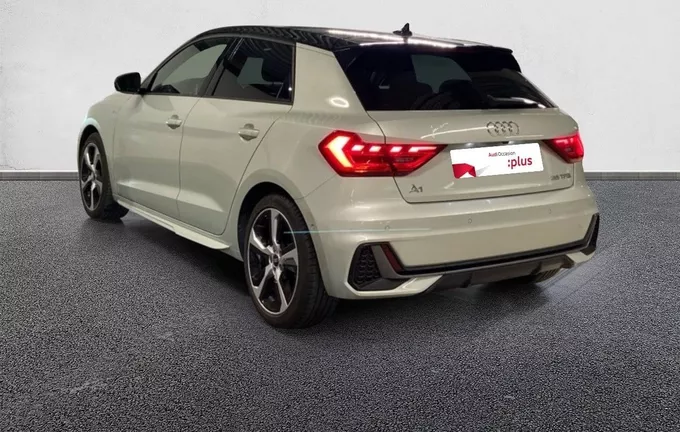 AUDI A1 Sportback 35 TFSI 150 ch S tronic 7 S Line extérieur trois quart arrière gauche 2126066