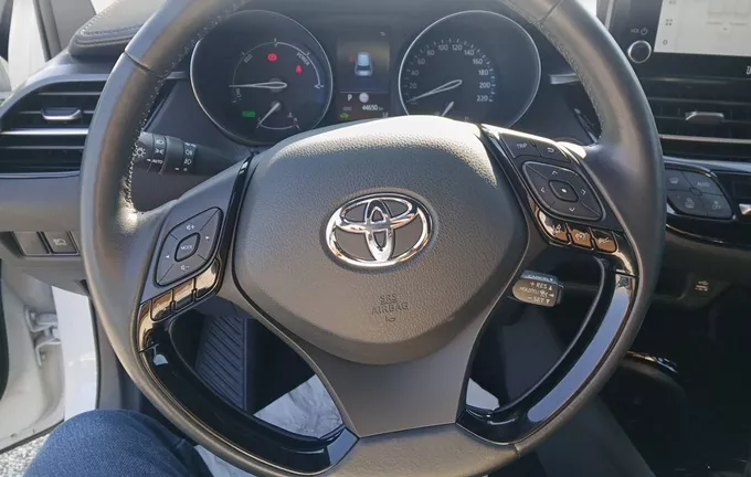 TOYOTA C-HR Hybride 1.8L Collection photo 12 1103187