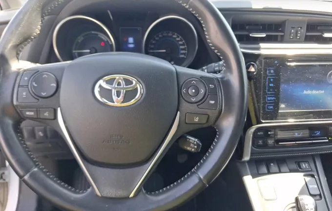 TOYOTA AURIS Hybride 136h Design photo 11 1103704