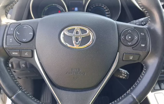 TOYOTA AURIS Hybride 136h Design photo 12 1103704