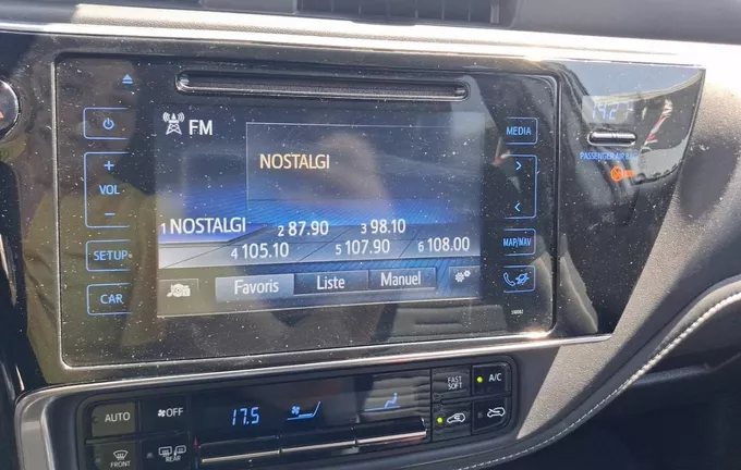 TOYOTA AURIS Hybride 136h Design photo 15 1103704