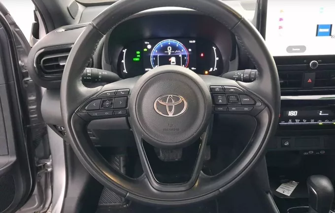 TOYOTA YARIS CROSS Hybride 130h 2WD Design photo 12 1103312
