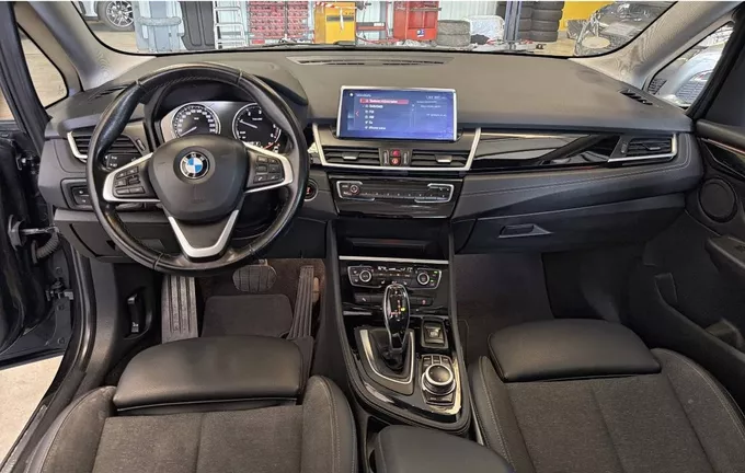 BMW SERIE 2 Gran Tourer 216d 116 ch DKG7 Sport extérieur trois quart avant droit 213270