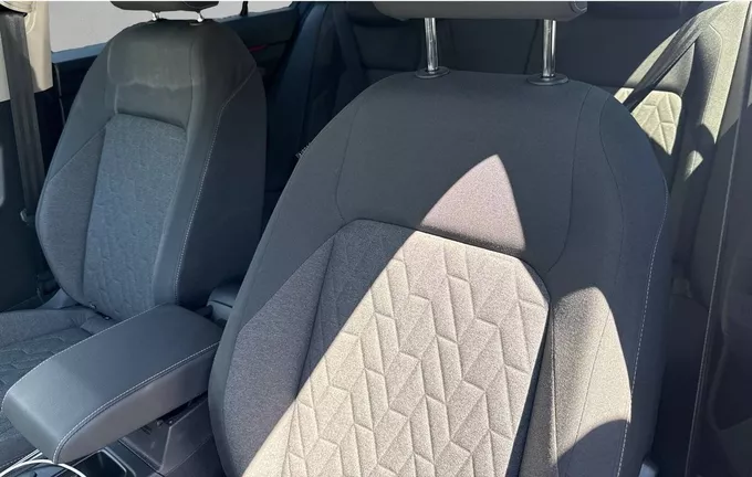 VOLKSWAGEN GOLF 2.0 TDI 150 DSG7 VW Edition extérieur trois quart arrière droit 2130850