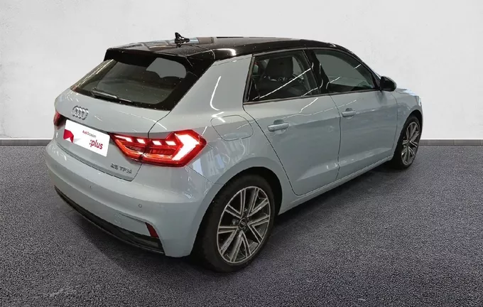 AUDI A1 Sportback 25 TFSI 95 ch S tronic 7 Design extérieur trois quart arrière droit 2125104
