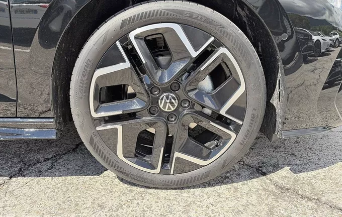 VOLKSWAGEN GOLF 1.5 eTSI EVO2 150 DSG7 R-Line Edition photo 9 9710