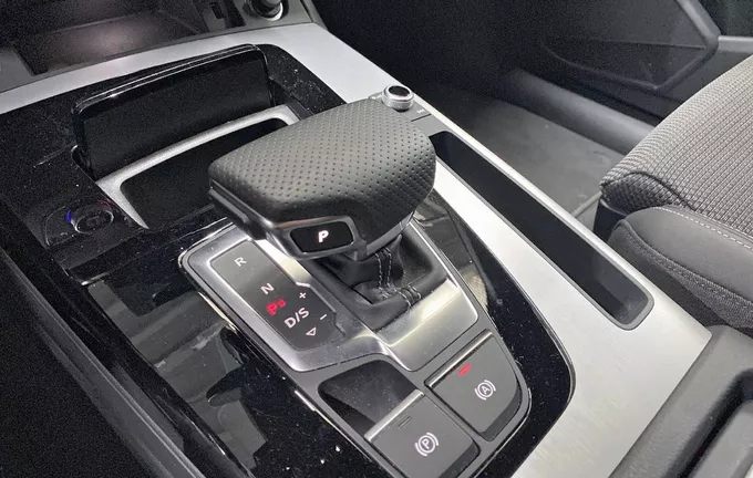 AUDI Q5 50 TFSIe 299 S tronic 7 Quattro S line photo 13 2131826