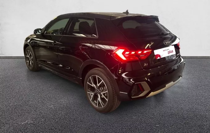 AUDI A1 Allstreet 30 TFSI 116 ch S tronic 7 Avus extérieur trois quart arrière gauche 2127642