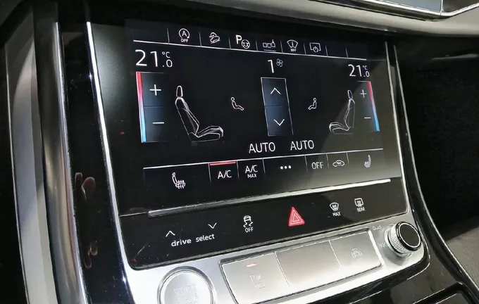 AUDI Q8 50 TDI 286 Tiptronic 8 Quattro S line photo 16 2125751