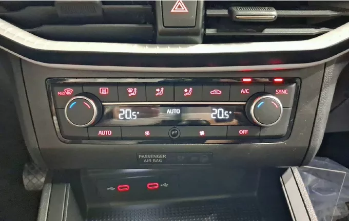 SEAT IBIZA 1.0 MPI 80 ch S/S BVM5 Copa photo 18 2132214