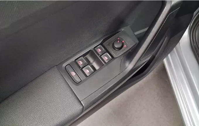 SEAT IBIZA 1.0 MPI 80 ch S/S BVM5 Copa photo 20 2132214