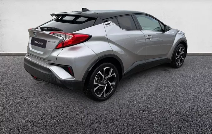 TOYOTA C-HR Hybride 122h Design extérieur trois quart arrière droit 