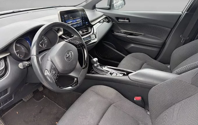 TOYOTA C-HR Hybride 122h Design photo 11 