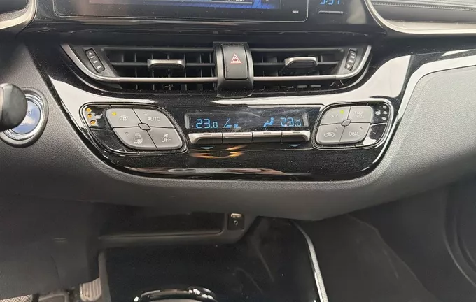 TOYOTA C-HR Hybride 122h Design photo 14 