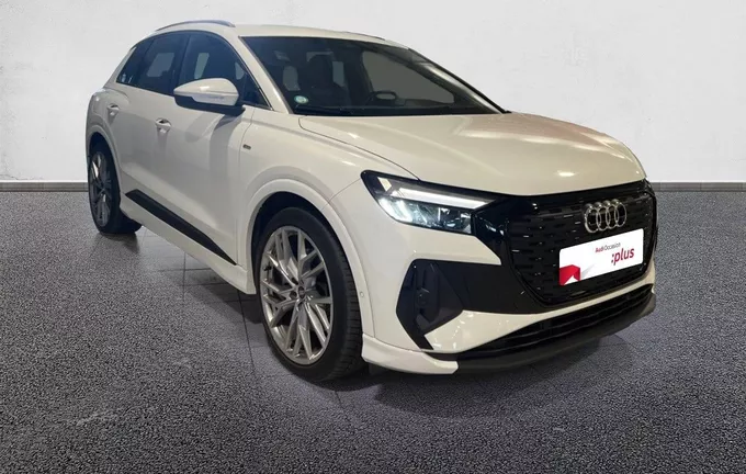 AUDI Q4 E-TRON 50 299 ch 82 kWh quattro S line extérieur trois quart avant droit 2127580