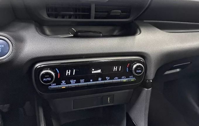 TOYOTA YARIS Hybride 116h Collection photo 14 1103143