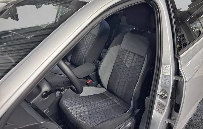 VOLKSWAGEN POLO 1.0 TSI 95 S&S BVM5 R-Line Edition extérieur trois quart arrière droit 2130848