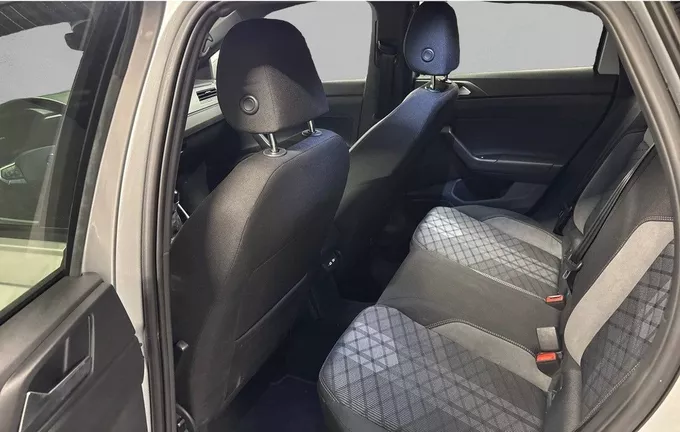 VOLKSWAGEN POLO 1.0 TSI 95 S&S BVM5 R-Line Edition extérieur arrière 2130848
