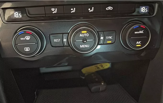 VOLKSWAGEN TIGUAN 2.0 TDI 150 IQ.Drive photo 21 213325