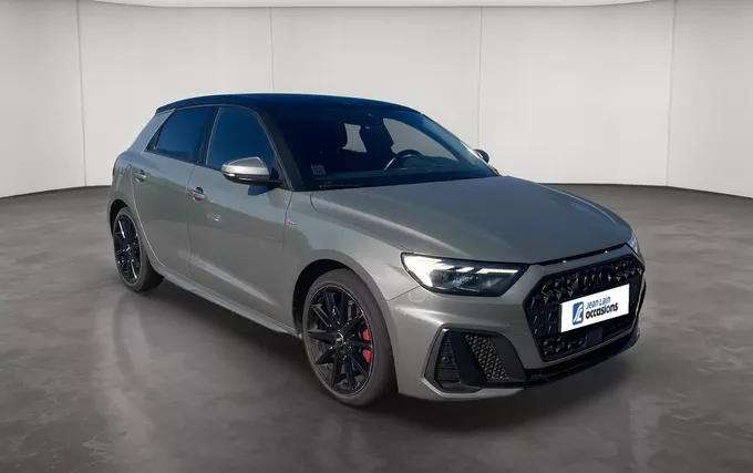 AUDI A1 Sportback 40 TFSI 207 ch S tronic 7 S Line extérieur trois quart avant droit 2132678