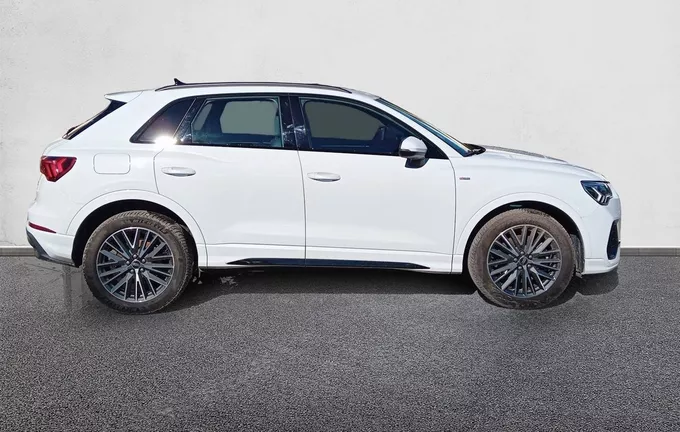 AUDI Q3 45 TFSIe 245 ch S tronic 6 S line extérieur côté droit 561007