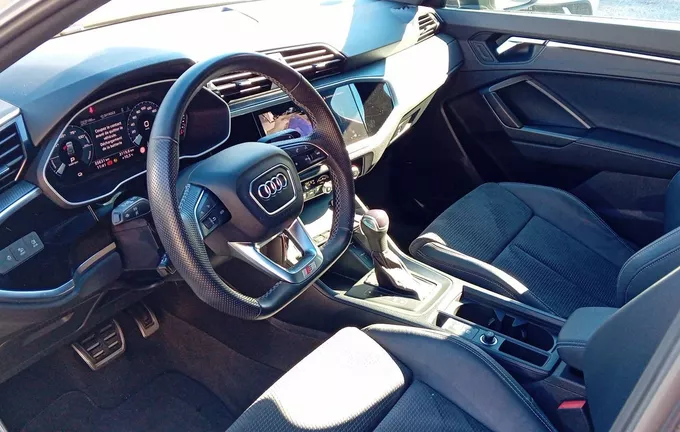 AUDI Q3 45 TFSIe 245 ch S tronic 6 S line photo 11 561007