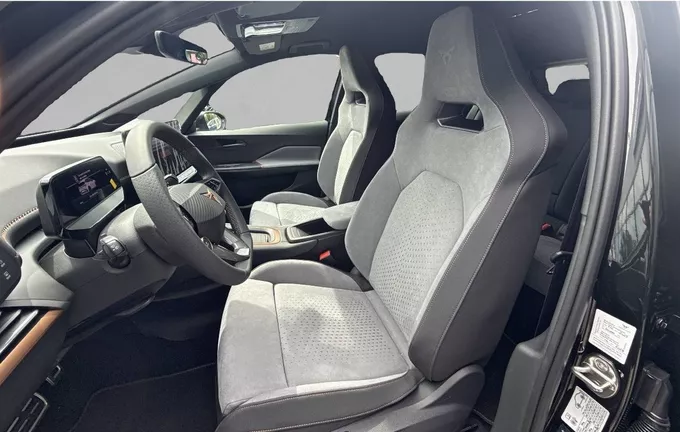 CUPRA BORN 230 ch - Batterie XL V extérieur trois quart arrière droit 3799