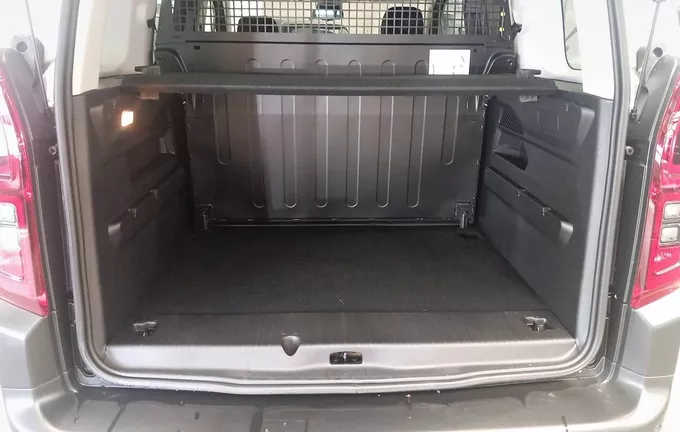 CITROEN BERLINGO Taille M BlueHDi 130 S&S EAT8 Max extérieur arrière 945547