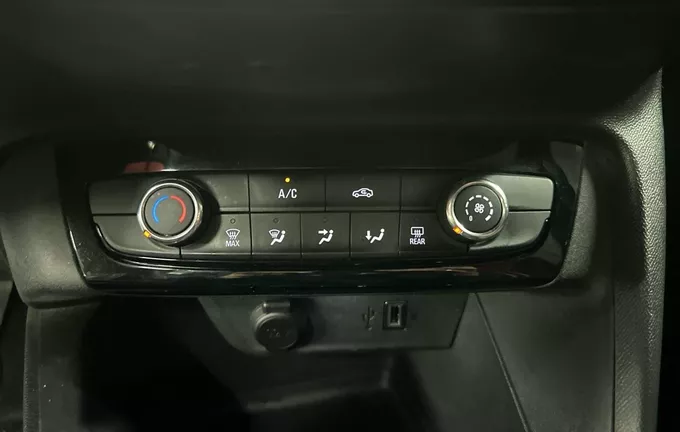 OPEL CORSA 1.5 Diesel 100 ch BVM6 GS Line photo 14 2131845