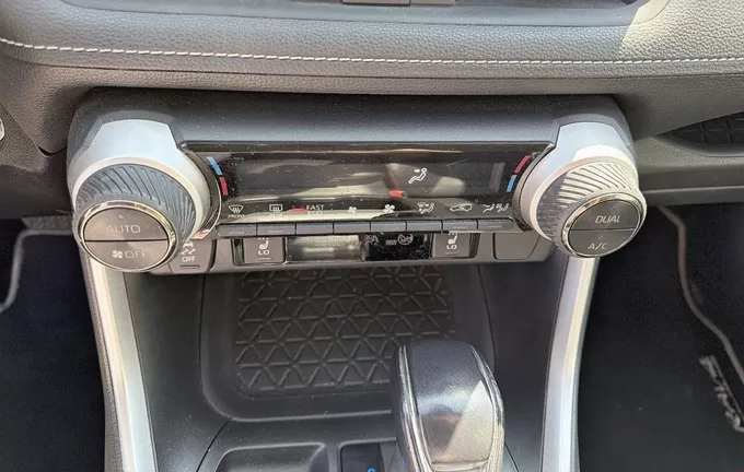TOYOTA RAV4 Hybride 222 ch AWD-i Dynamic Business + Beyond Zero Academy photo 14 1103695