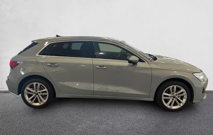 AUDI A3 Sportback TFSI Mild Hybrid 116 S tronic 7 Business Executive extérieur côté droit 2123852