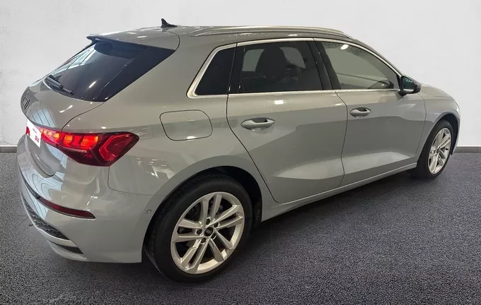 AUDI A3 Sportback TFSI Mild Hybrid 116 S tronic 7 Business Executive extérieur trois quart arrière droit 2123852