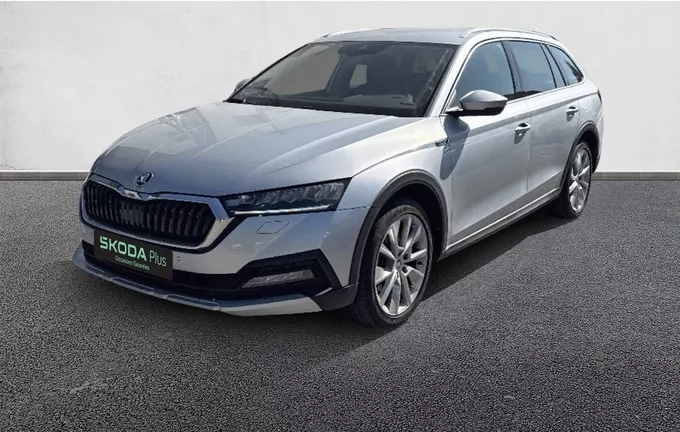 SKODA OCTAVIA Combi 2.0 TDI 200 ch DSG7 4x4 Scout extérieur trois quart avant gauche 2126388