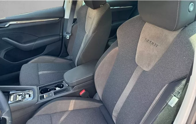 SKODA OCTAVIA Combi 2.0 TDI 200 ch DSG7 4x4 Scout extérieur trois quart arrière droit 2126388