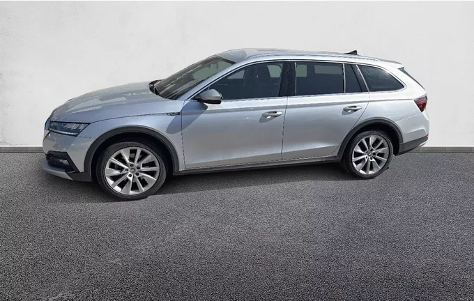 SKODA OCTAVIA Combi 2.0 TDI 200 ch DSG7 4x4 Scout extérieur trois quart arrière gauche 2126388
