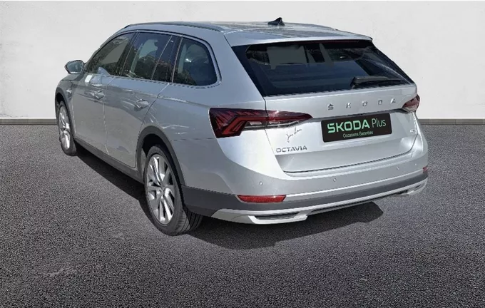 SKODA OCTAVIA Combi 2.0 TDI 200 ch DSG7 4x4 Scout photo 11 2126388