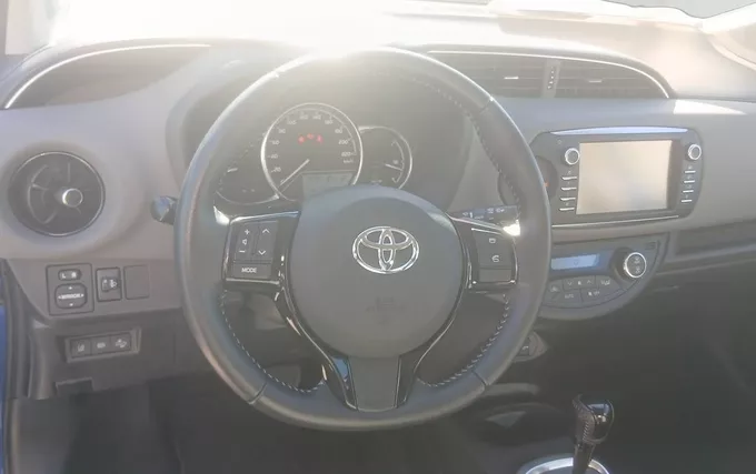 TOYOTA YARIS Hybride 100h France photo 11 1104033