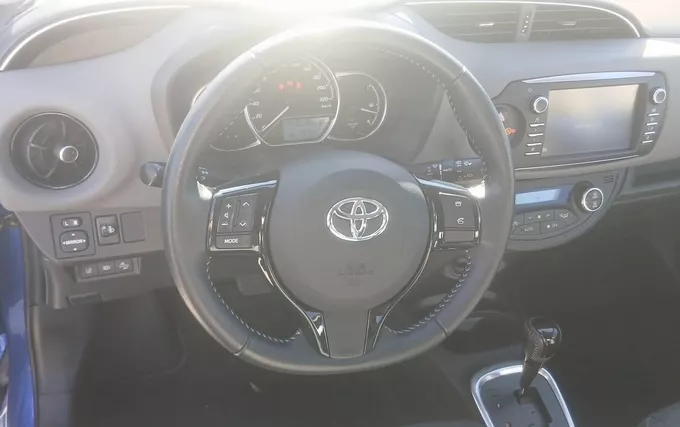 TOYOTA YARIS Hybride 100h France photo 12 1104033