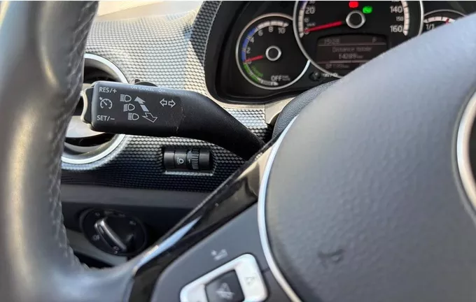 VOLKSWAGEN E-UP! 2.0 e-up! 83 Electrique Life Plus photo 17 2128121