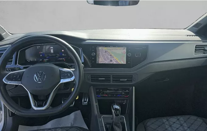 VOLKSWAGEN POLO 1.0 TSI 116 S&S DSG7 R-Line extérieur trois quart avant droit 2119738