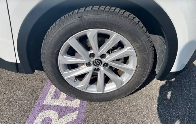 TOYOTA C-HR Hybride 140 Collection photo 9 870472