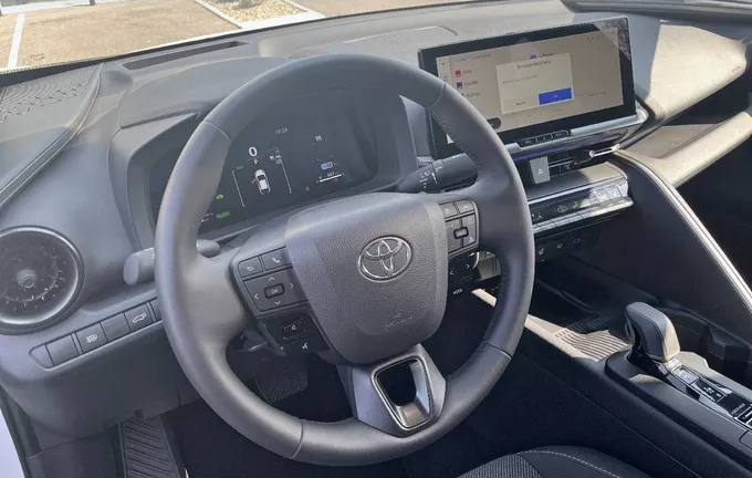 TOYOTA C-HR Hybride 140 Collection photo 12 870472