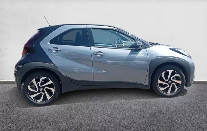 TOYOTA AYGO X 1.0 VVT-i 72 Design extérieur côté droit 1103730