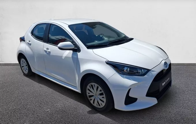 TOYOTA YARIS 120 VVT-i Dynamic Business extérieur trois quart avant droit 1103766