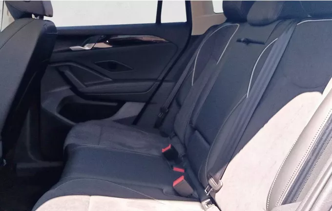 VOLKSWAGEN TIGUAN 1.5 eTSI 150ch DSG7 Elegance extérieur arrière 7022