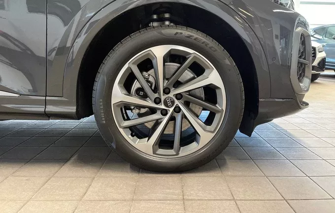 AUDI Q5 e-hybrid 299 ch S tronic 7 Quattro S line photo 9 9570